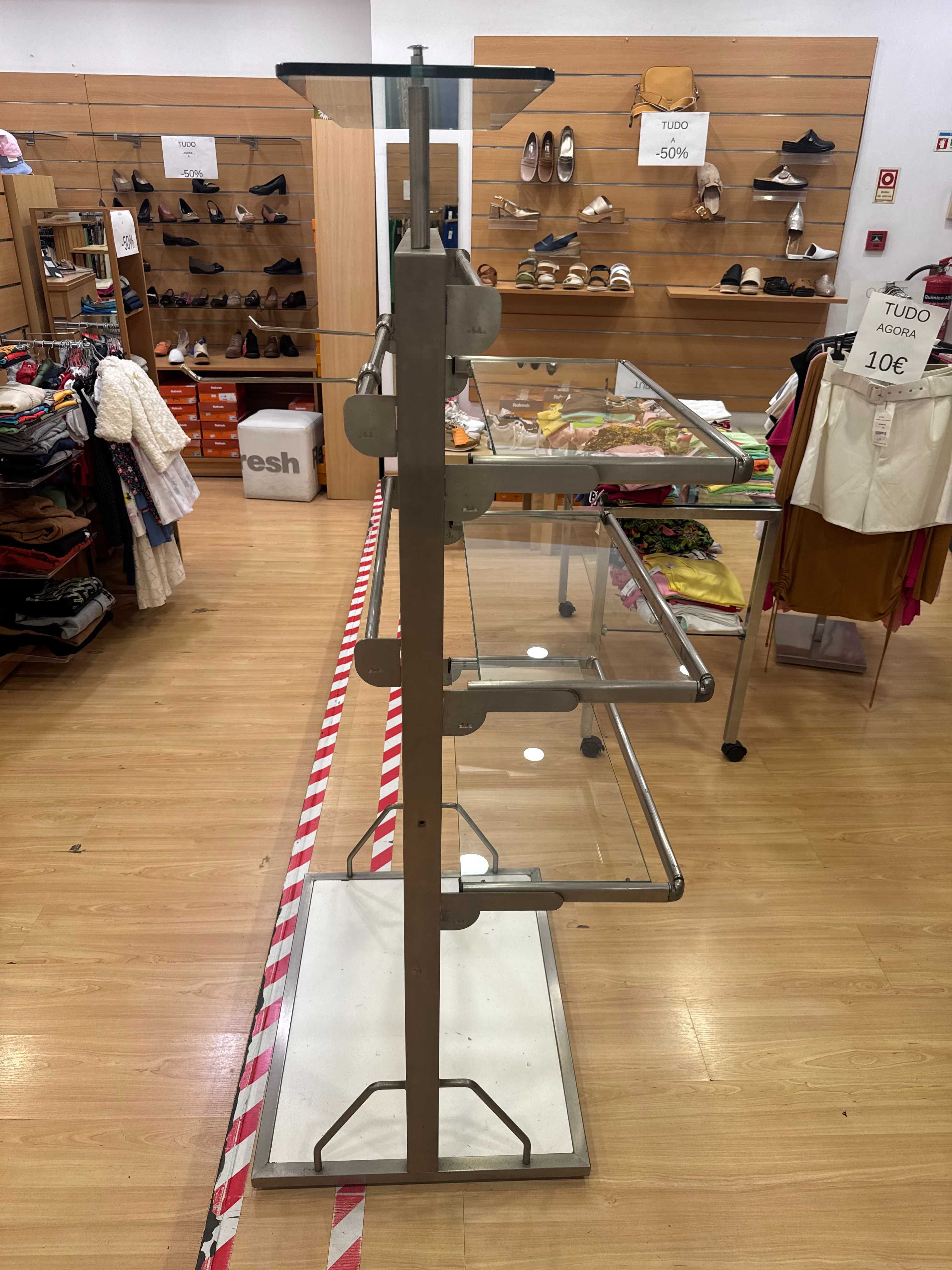 Expositor de inox com prateleiras de vidro