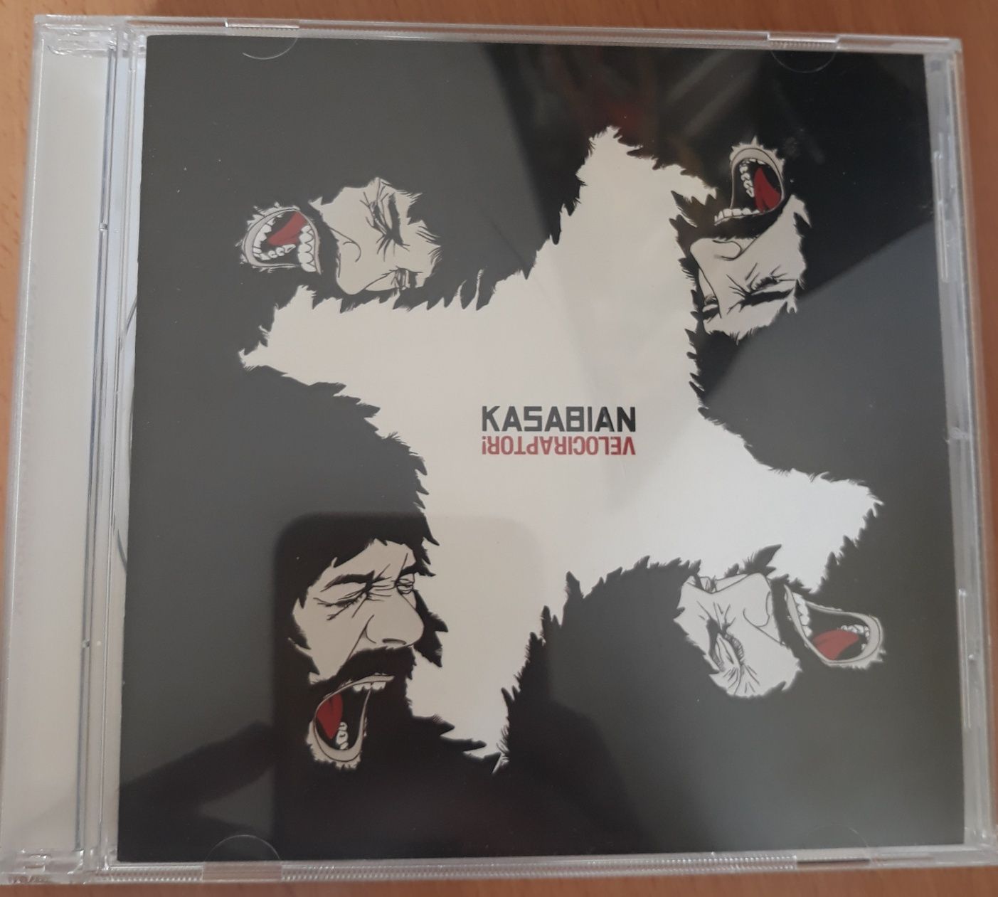 CD Kasabian - Velociraptor!