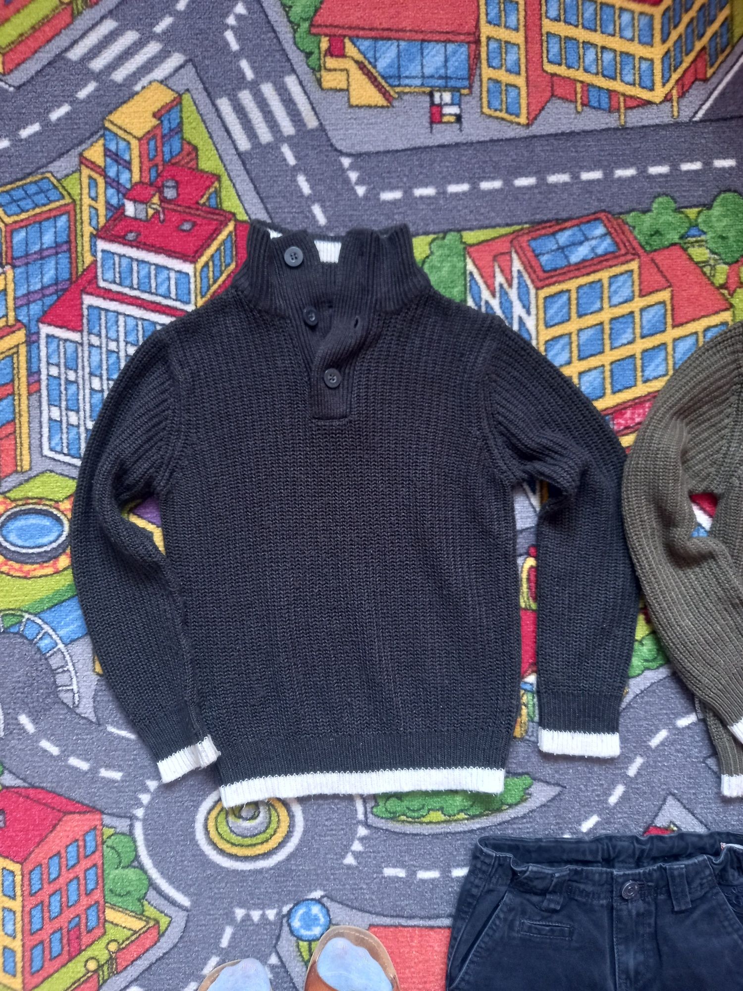 R 116 swetry 2 szt TRN BOY + spodnie czarne