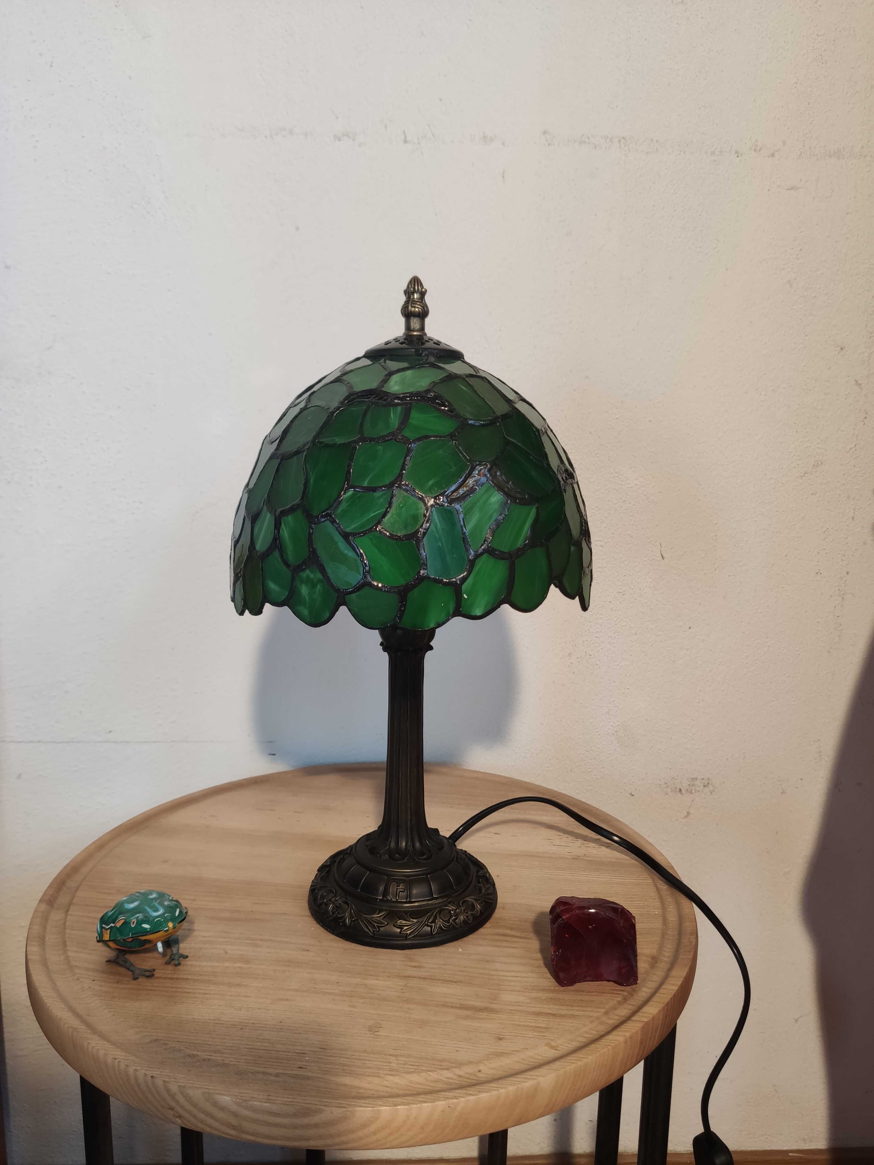 Lampa witrażowa w stylu Tiffany