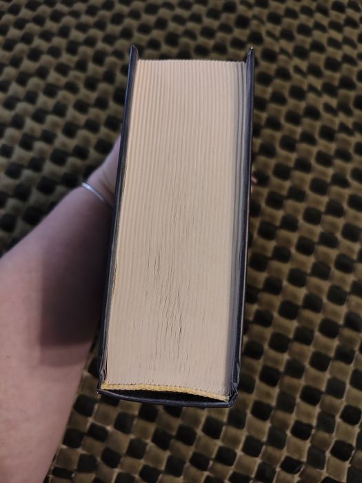 Продам книгу Хроніки Нарнії. Книга нова.