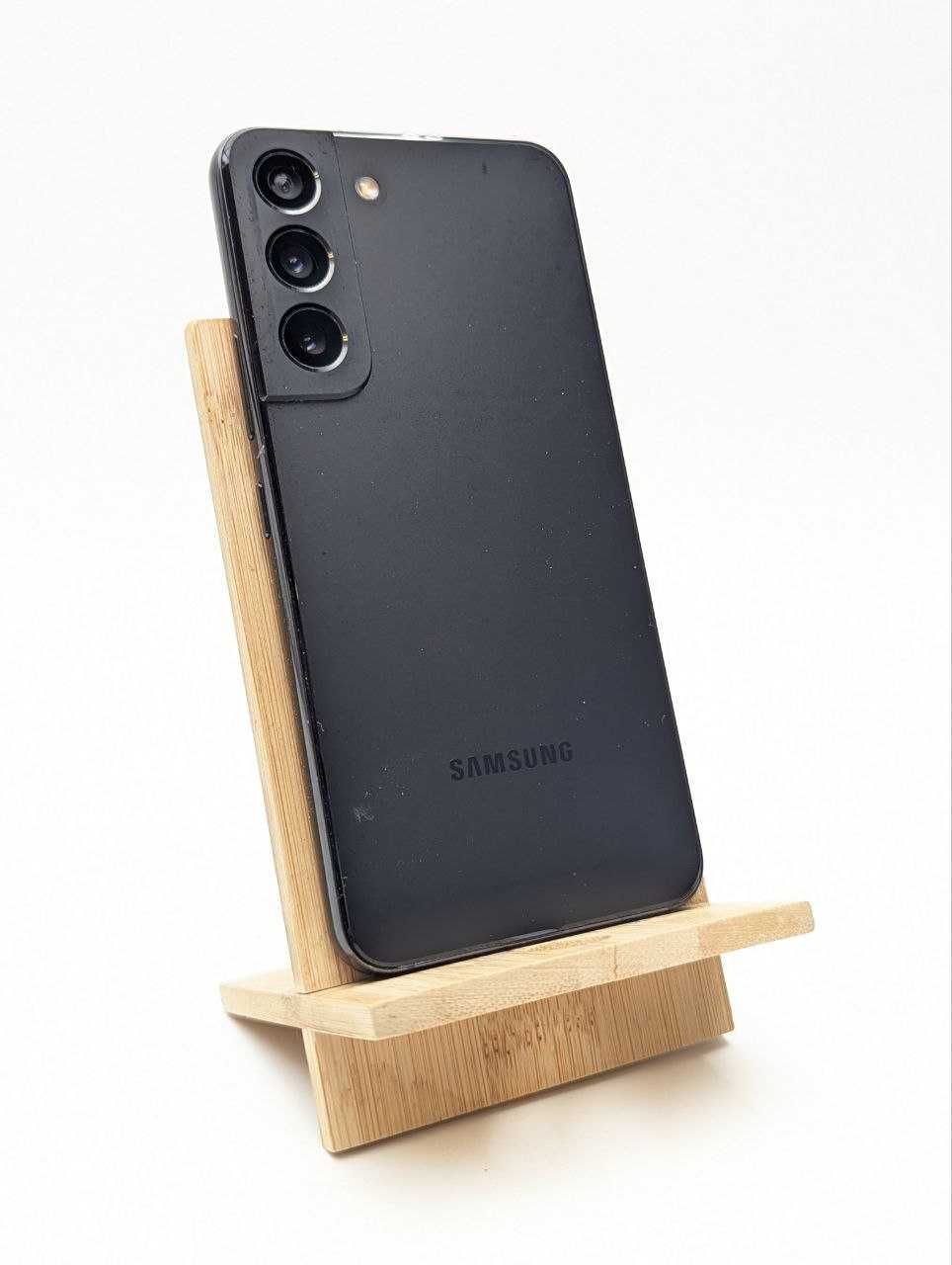 Samsung Galaxy S22 8 GB / 256 GB 5G czarny