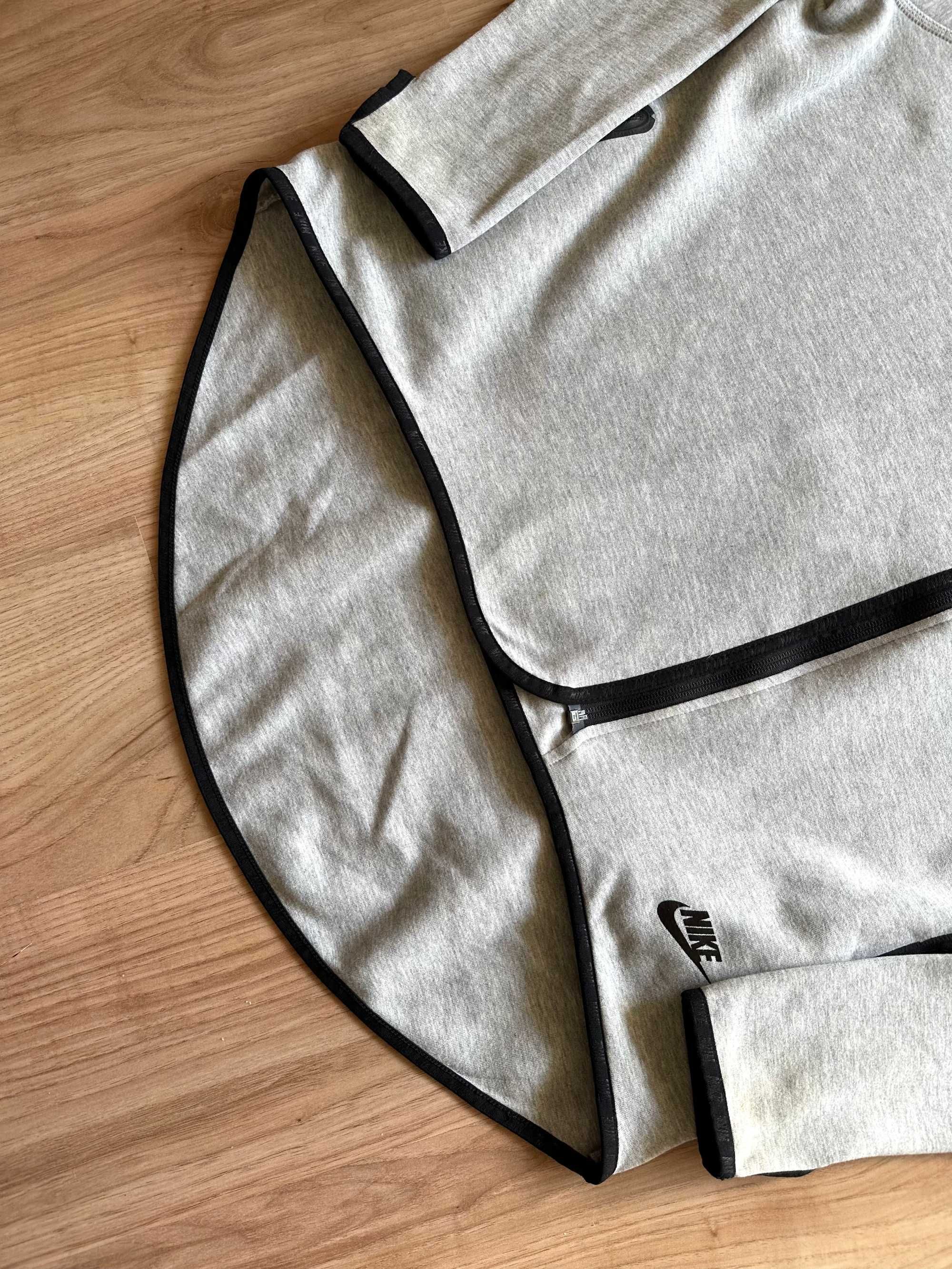 Bluza Nike Tech Fleece damska rozpinana r. L