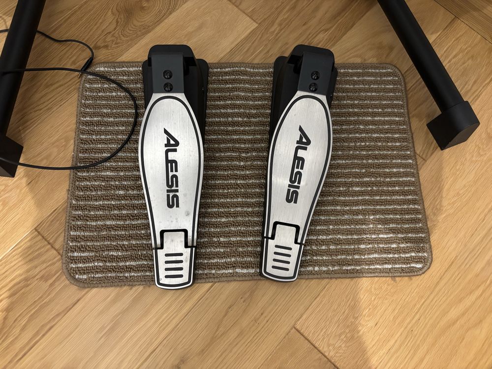 Електронна барабана установка Alesis Turbo Mesh Kit