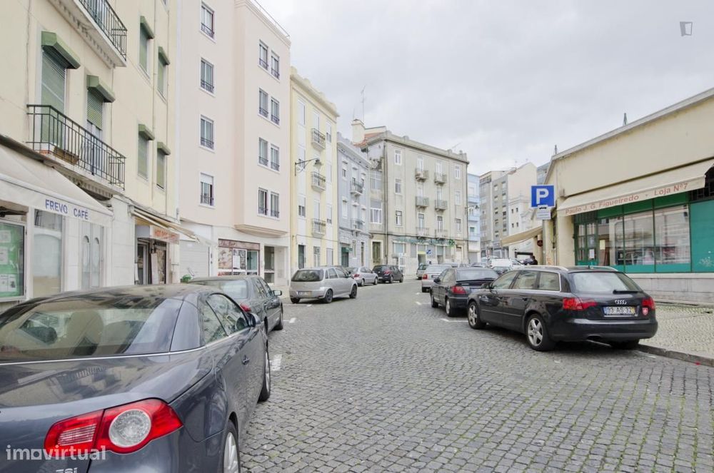 Quarto - localizado em Alameda Lisbon