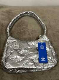 Срібляста сумка Adidas