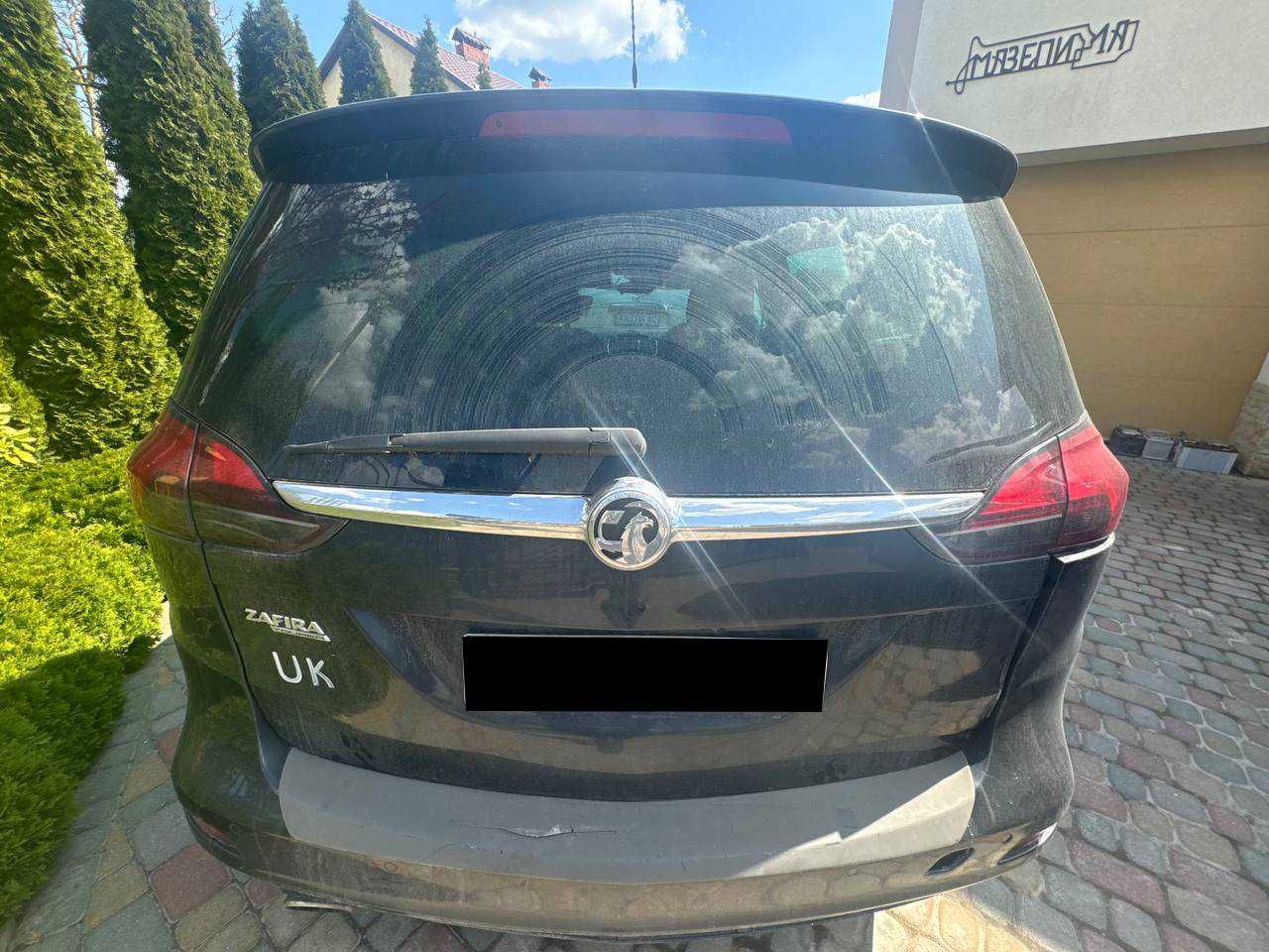 Кришка Багажника в зборі зі склом до Opel Zafira C 2012-2016