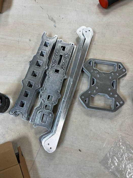 Обробка листового металу, фрезер, лазер, гибка, підготовка файлів.