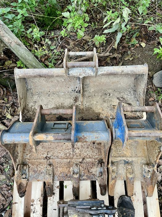 Skarpówka i dwie łyżki podsiebierne z szybkozlaczem Kubota KX 016 JCB