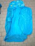 Cama insuflável cor azul