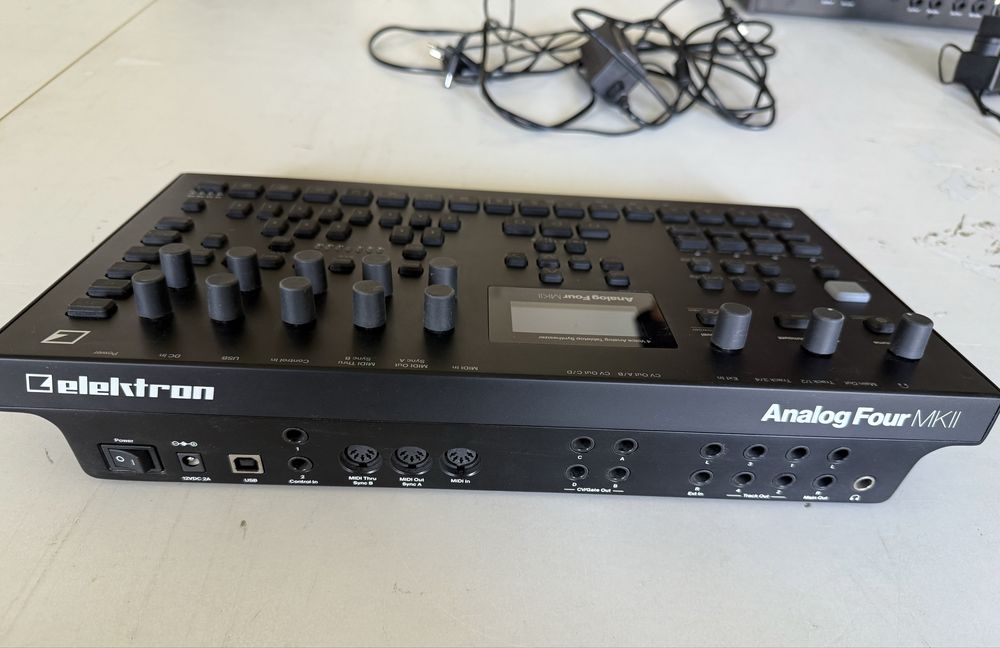 Syntezator Elektron Analog Four MKII