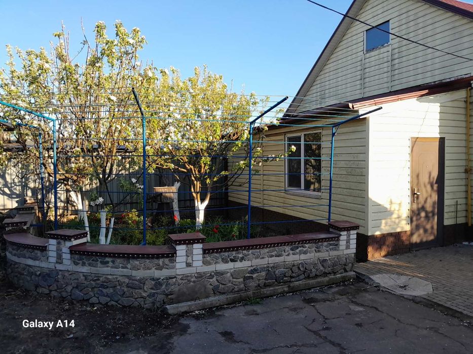 Будинок в самому центрі селища Рокитне Київської області