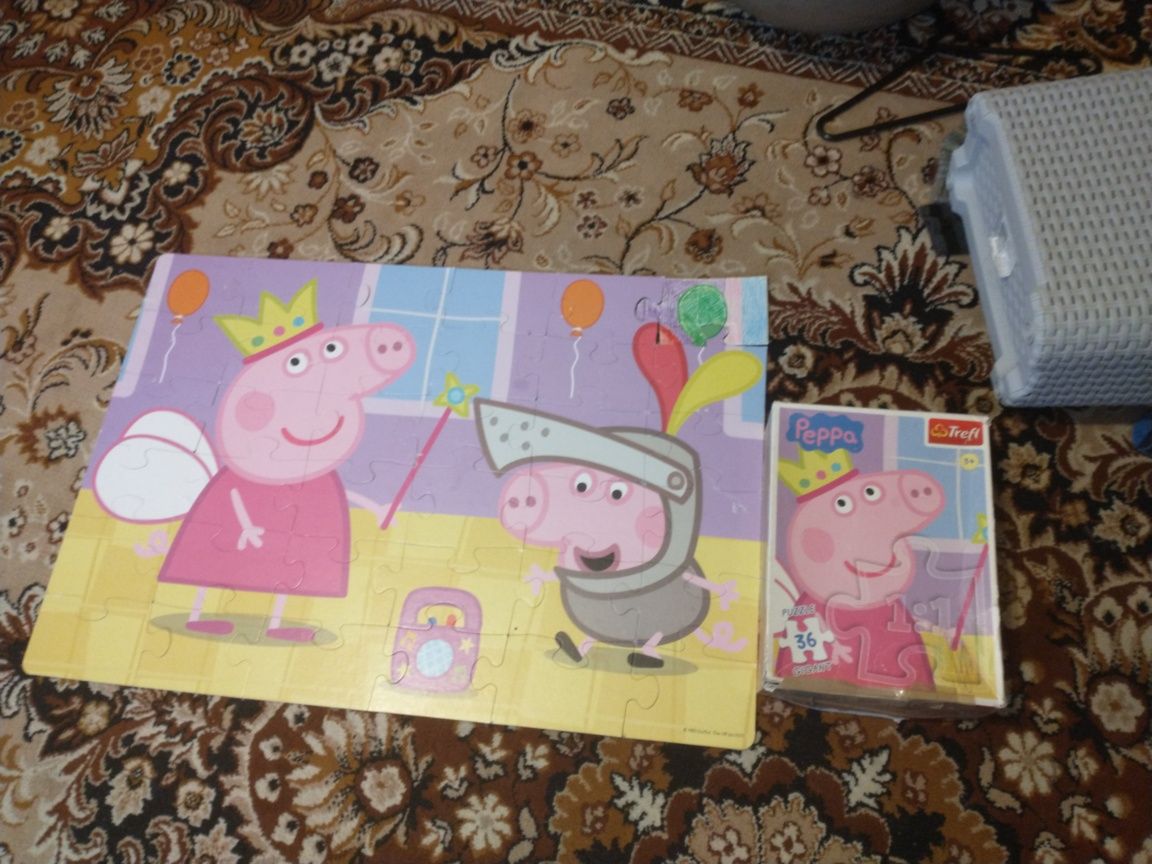 Puzzle Peppa w pudełku