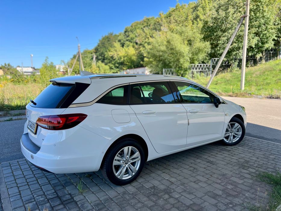 Опель Астра К 2017