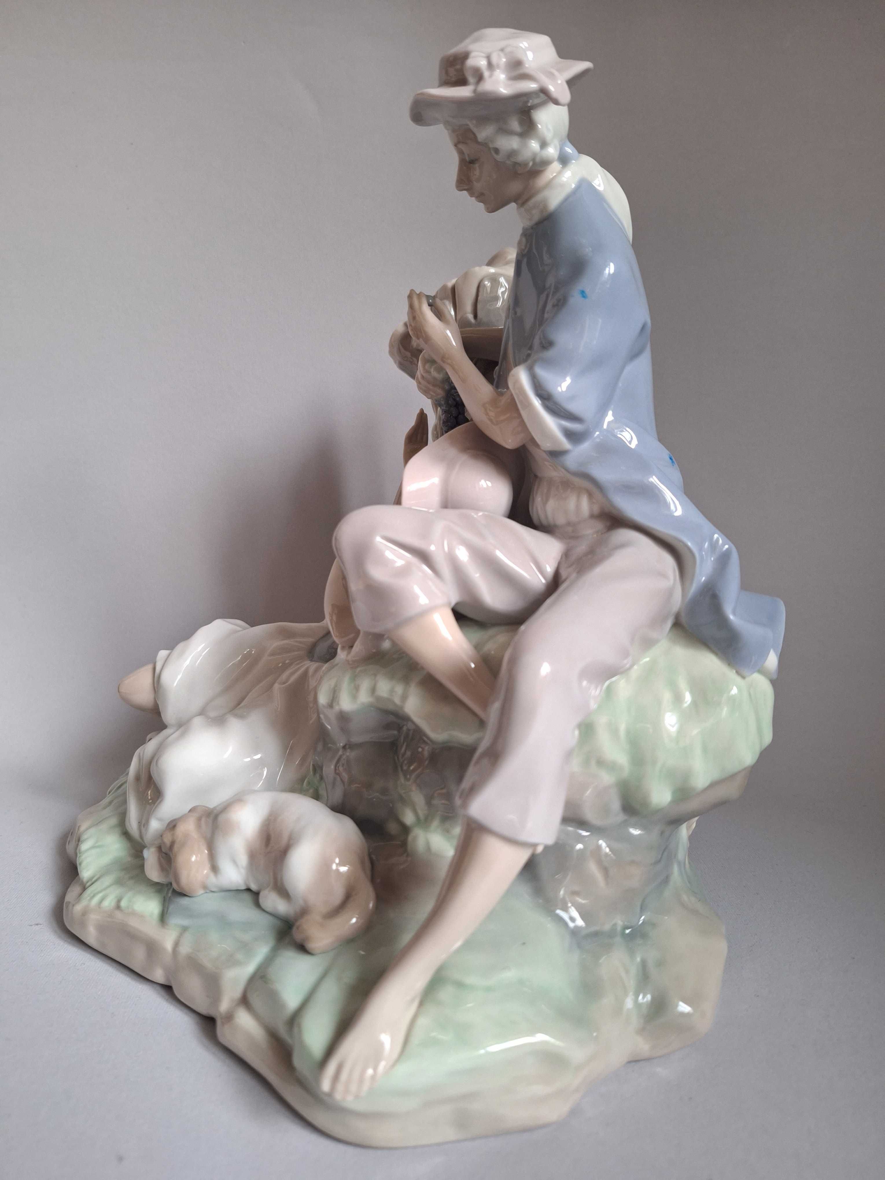 Lladro 4662 Фарфоровая статуэтка Романтическая пара. Испания.