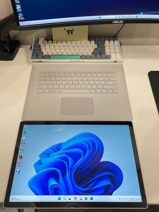 Microsoft Surface Book 2 Intel i7-8650U 15 GTX 1060 6gb, 16 GB 256 GB