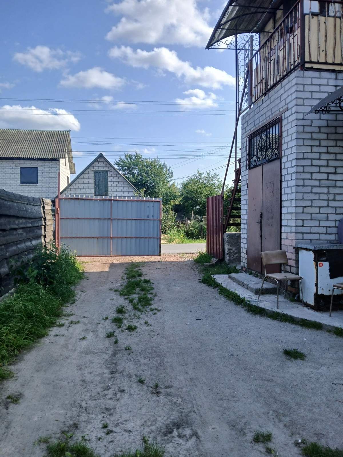 Продаж будинку 5 окремих квартир.