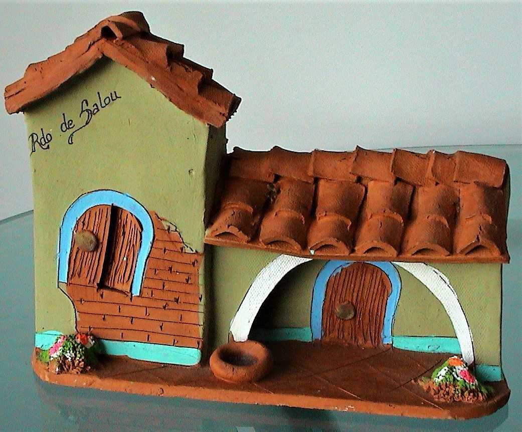 Miniaturas-ESPANHA-Casas. O preço é o de cada uma das 11 peças.