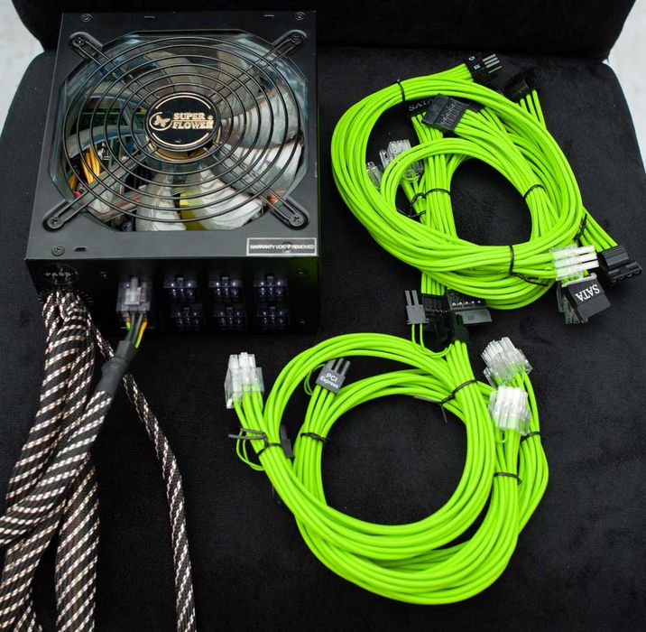 Super Flower Golden Green 80+ gold 800W + custom cable