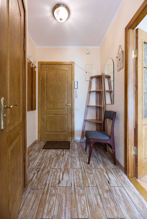 СВІТЛО є 24/7 1К квартира метро Дарниця  3 поверх