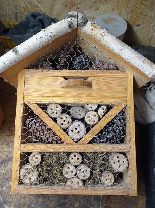 Witam mam do sprzedania domki hotele  dla pożytecznych owadów