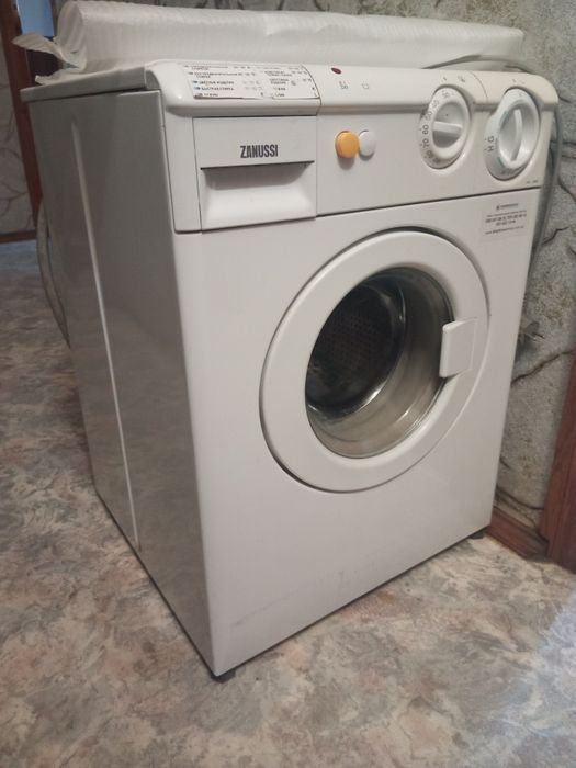 Продається б/у пральна машина Занусси fcs 800c