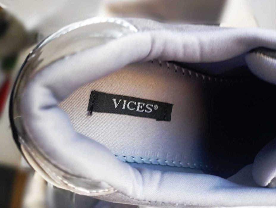 Кроссовки (кеды) белые, серые