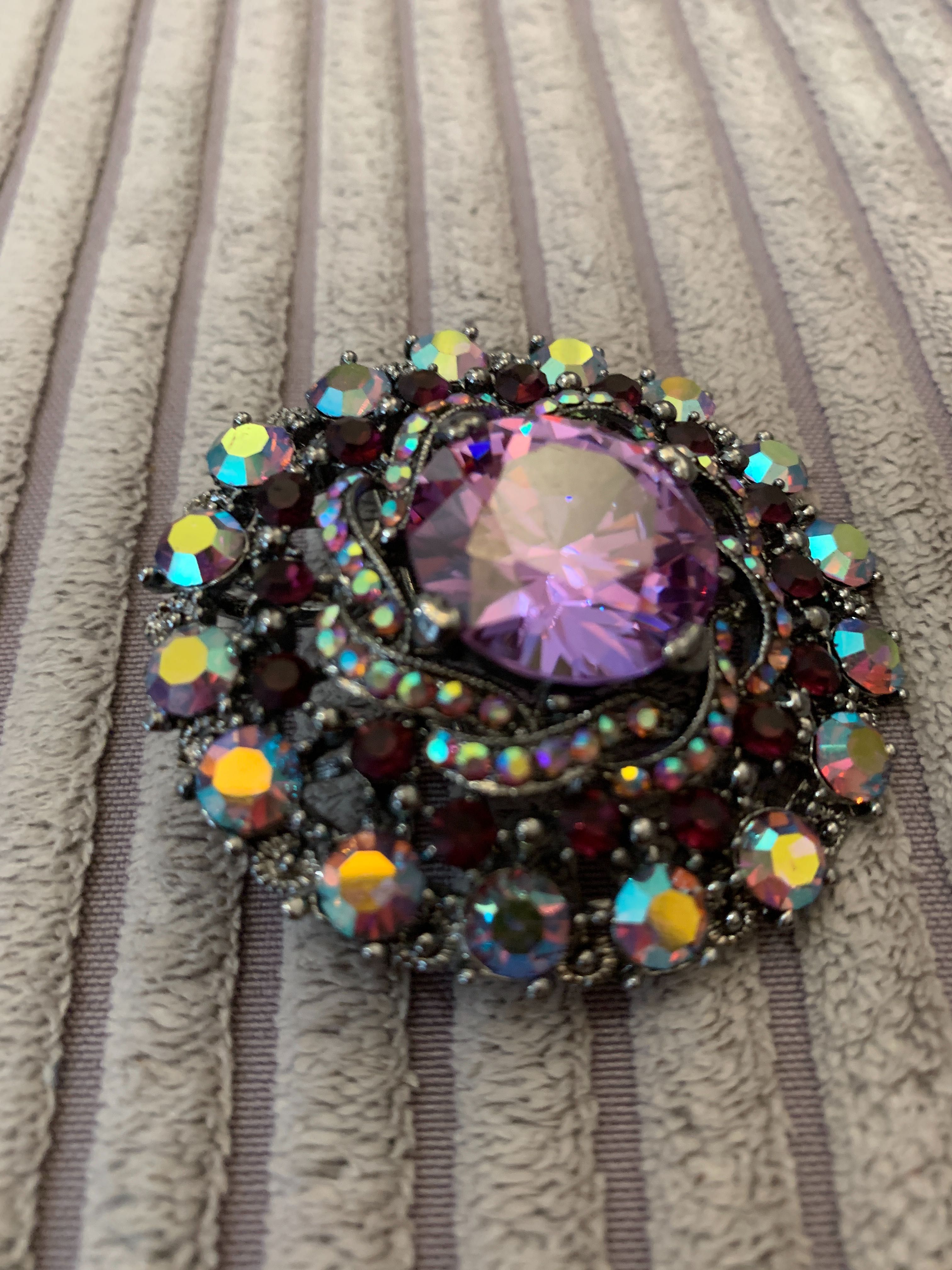 broszka/zawieszka, elementy Swarovski/stylowy prezent vintage