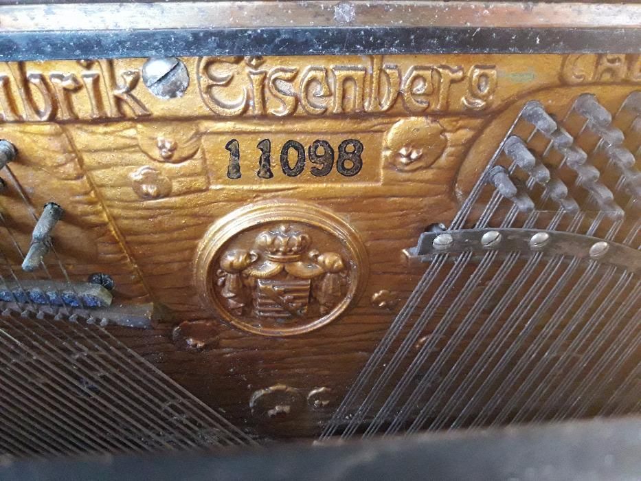 Антикварное немецкое пианино R.Weissbrod