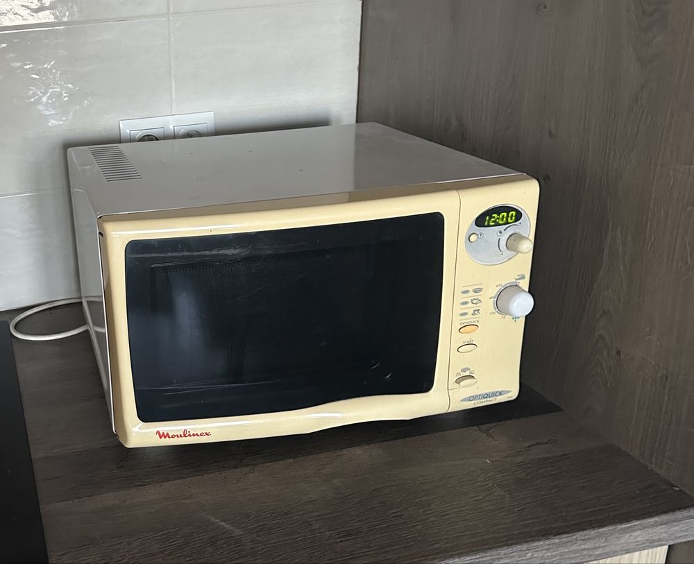 Kuchenka mikrofalowa Moulinex Optiquick 900W