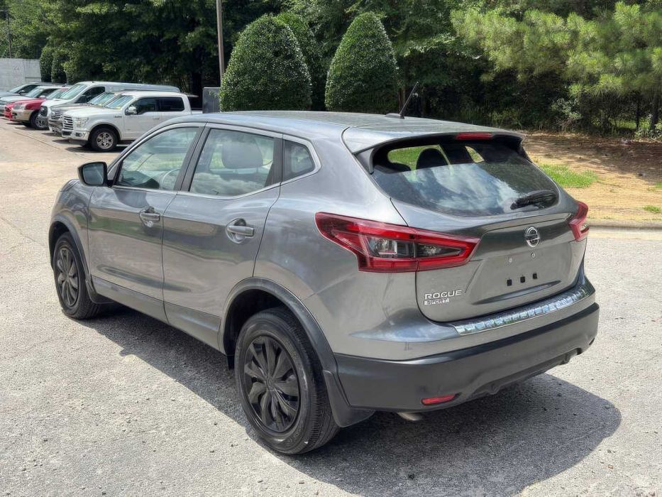 Nissan Rogue Sport      2020
