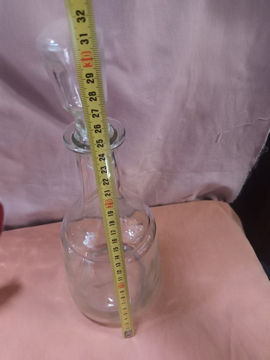 Garrafa licoreira em vidro antigo