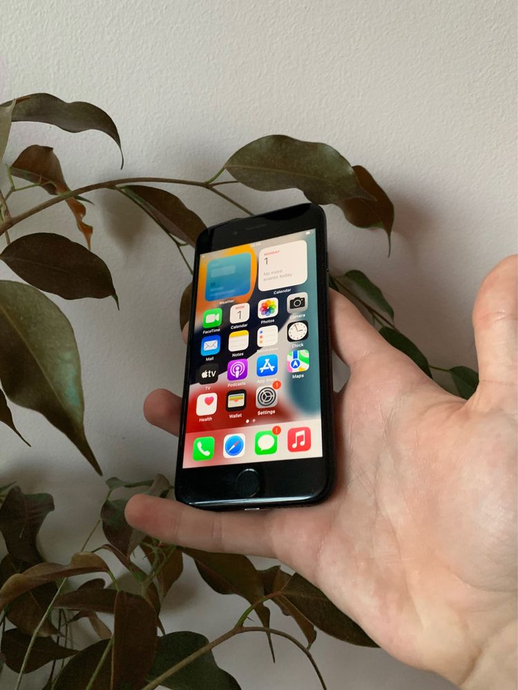 Apple iPhone 7 на 32 Gb neverlock black айфон 7 неверлок купить