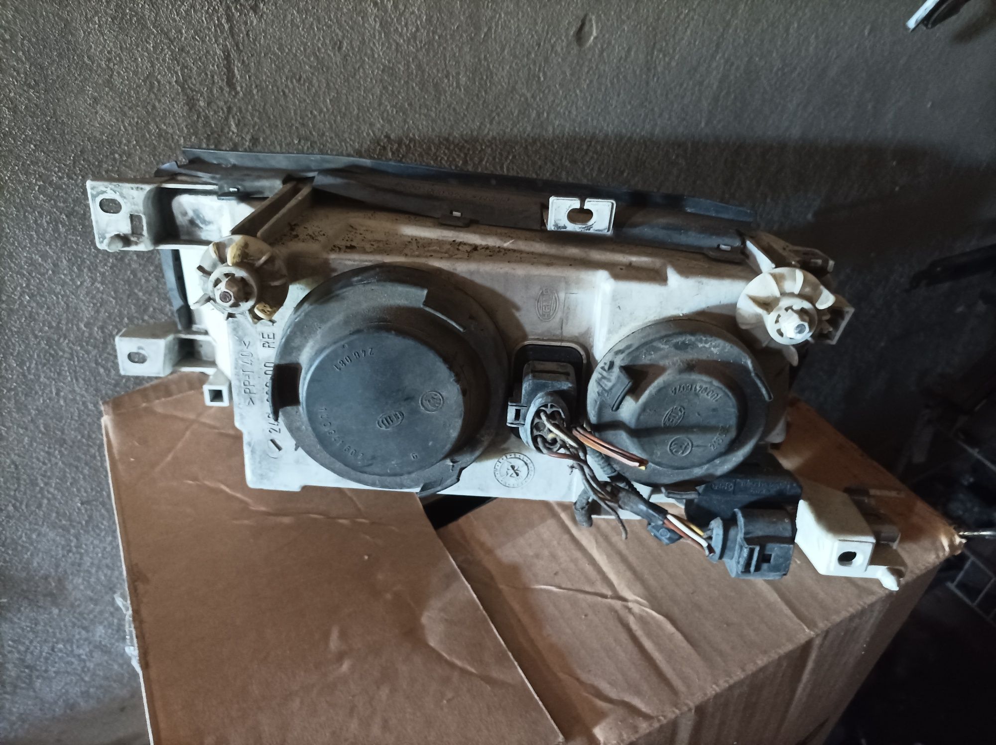 Farol Skoda Octavia de 2000