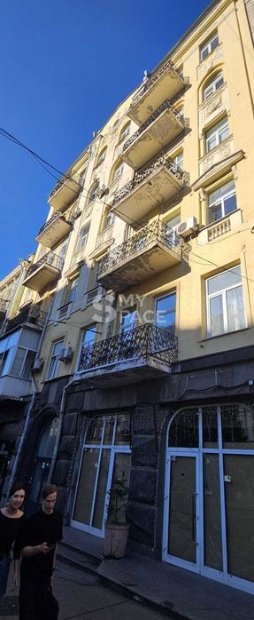 3к.кв під офіс комерція бізнес центр Метро "Площа Українських Героїв"