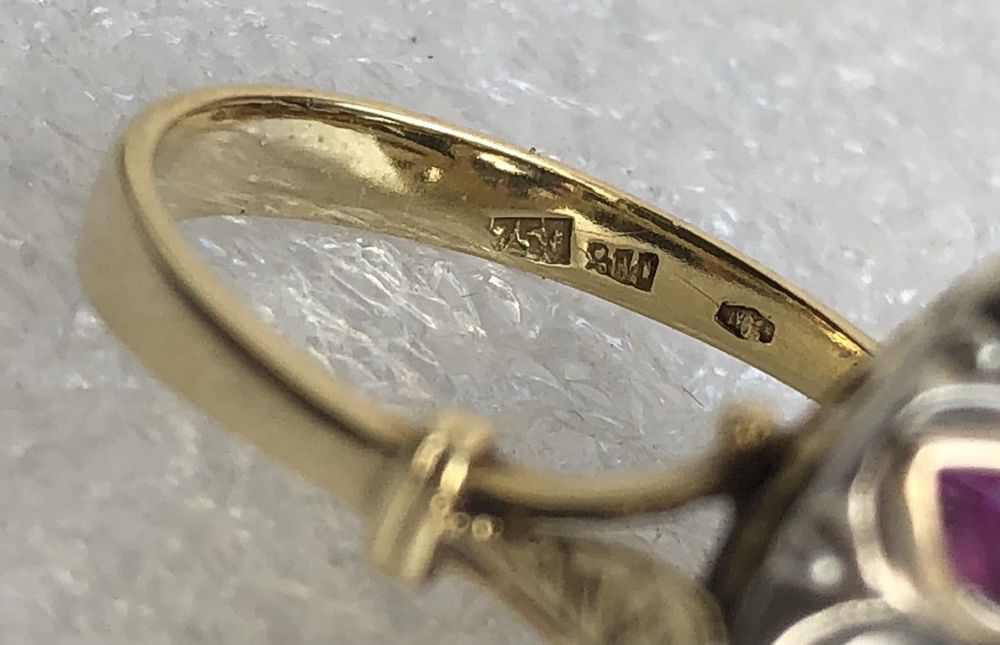 Каблучка з діаматами 2,2 Ct