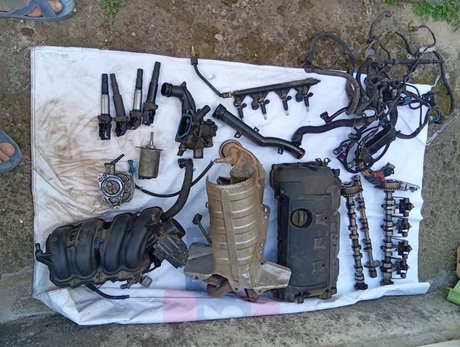 1.6EP6 Запчастини двигуна