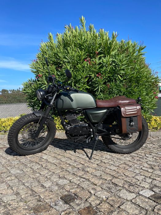Mutt 125CC Akita