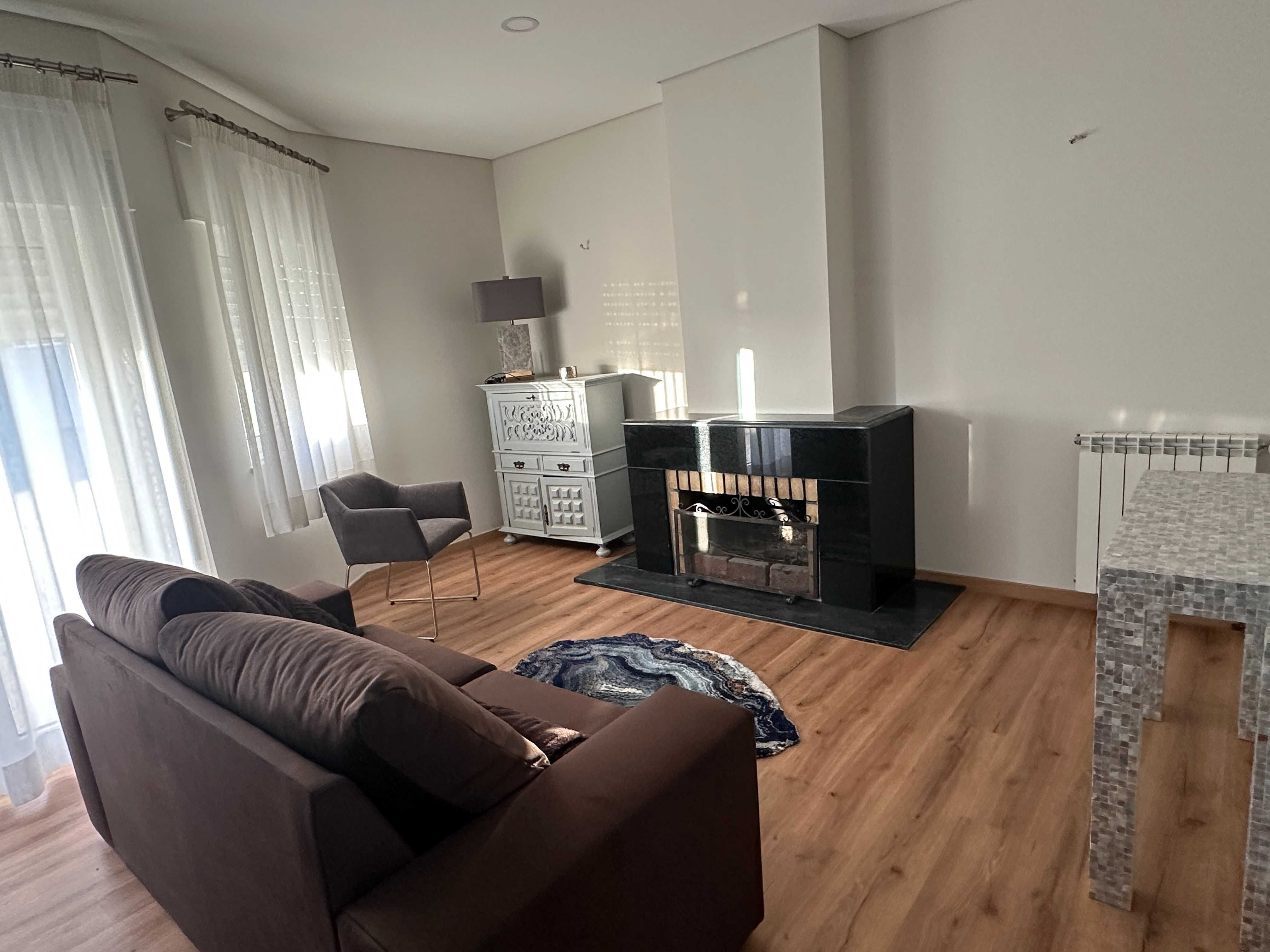 Fabuloso Quarto individual com WC. Excelente localização | Homem/Rapaz