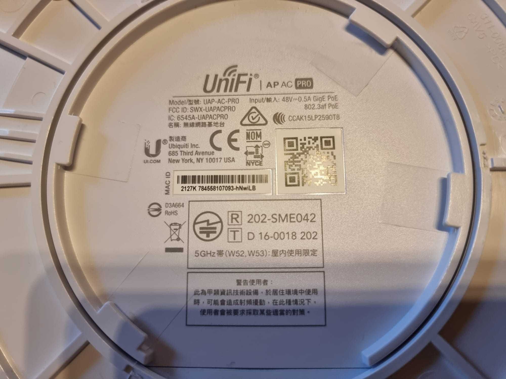 Punkt dostępu Ubiquiti Networks UniFi UAP-AC-PRO 2.4