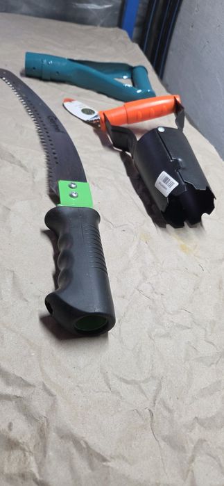 Інструменти, пила лучкова, ножиці, кліщі, заклепочник, саджалка