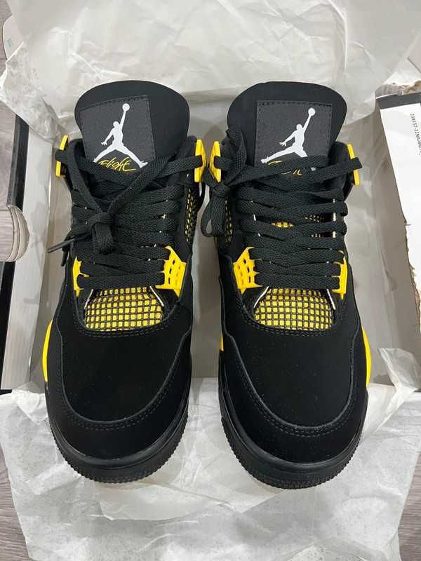 Buty do koszykówki Jordan 4 Air Retro Thunder nowy z metką R.44
