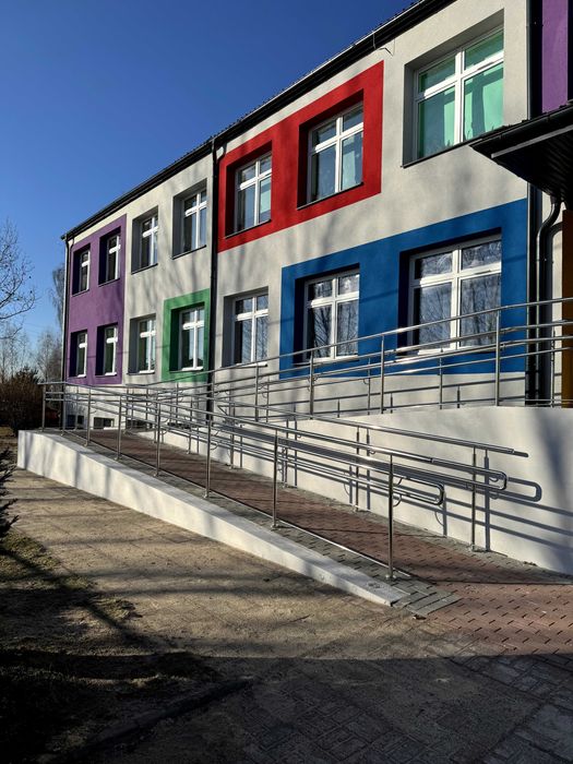 Poręcze - podjazdy dla osób niepełnosprawnych, balustrady