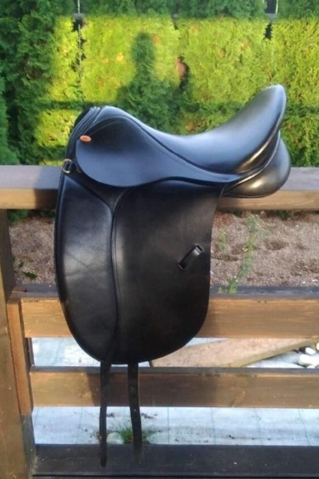 Siodło ujezdzeniowe