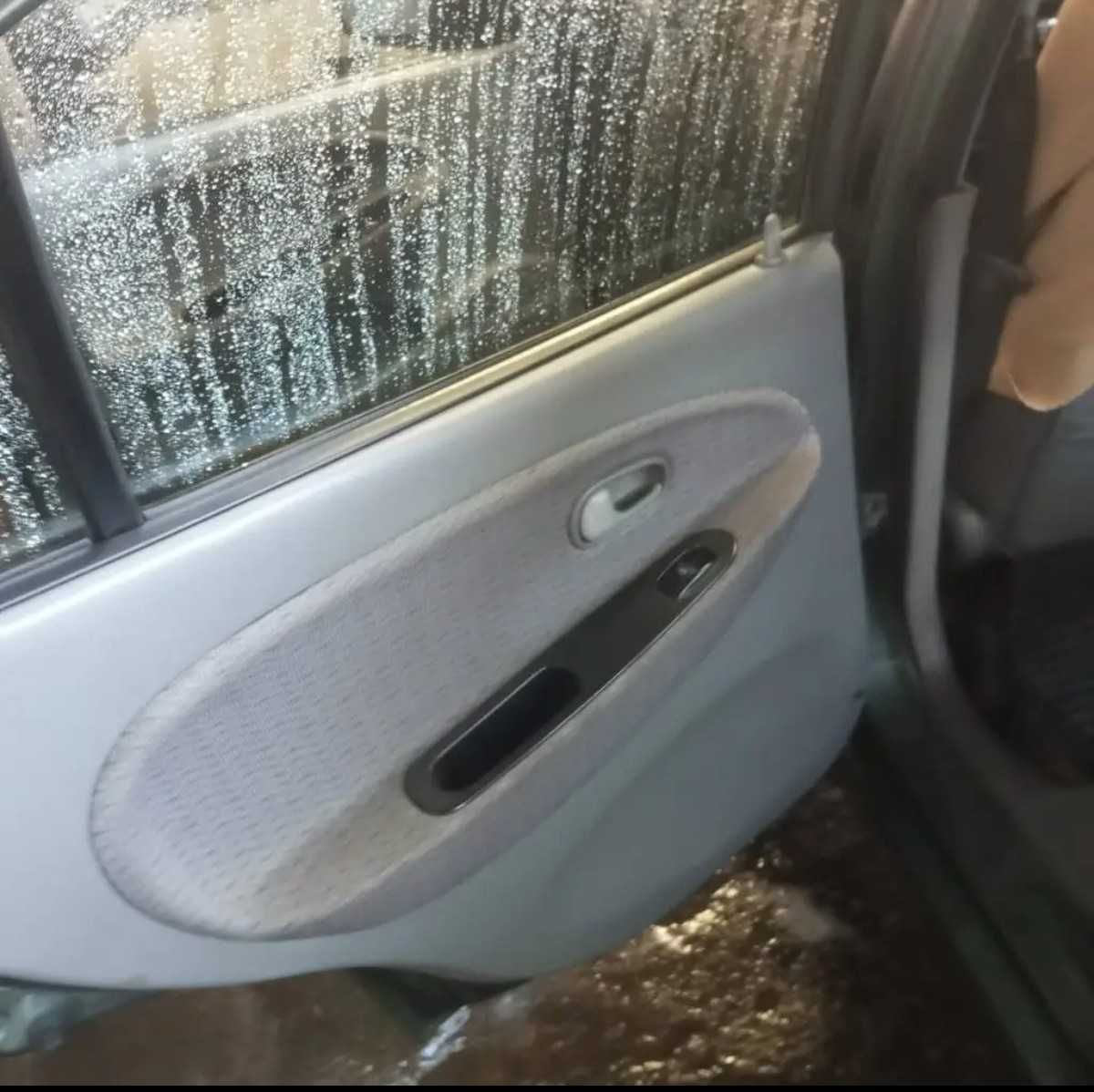 Kia rua 1.3 ano 2000