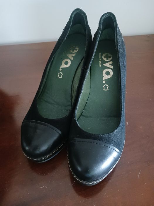 Sapatos pretos, pele, tamanho 36