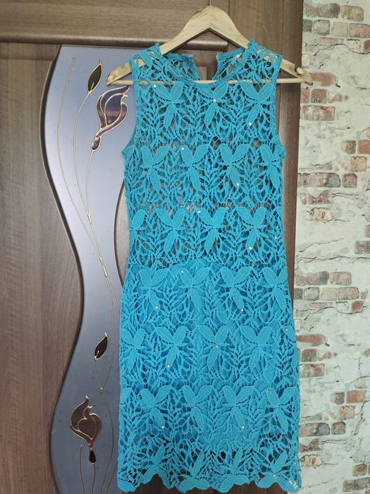 Платице нарядное с камушками