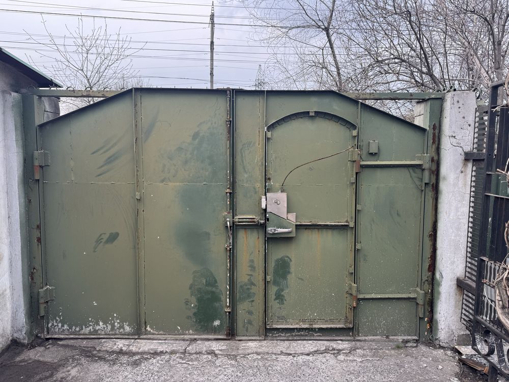 Продам Железные ворота с калиткой б/у