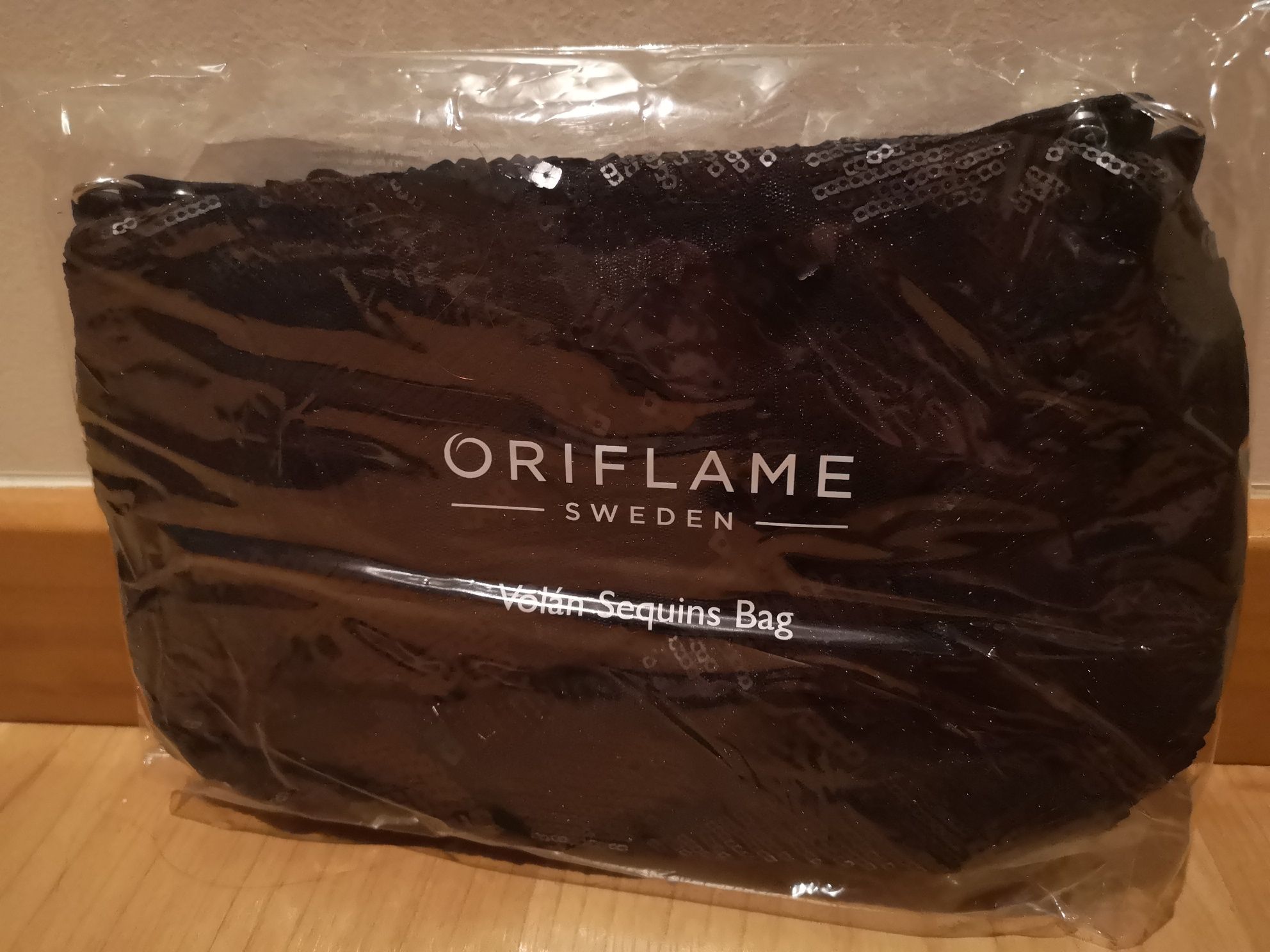 Clutch/Mala de cerimónia preta com lantejoulas,nova "Oriflame"