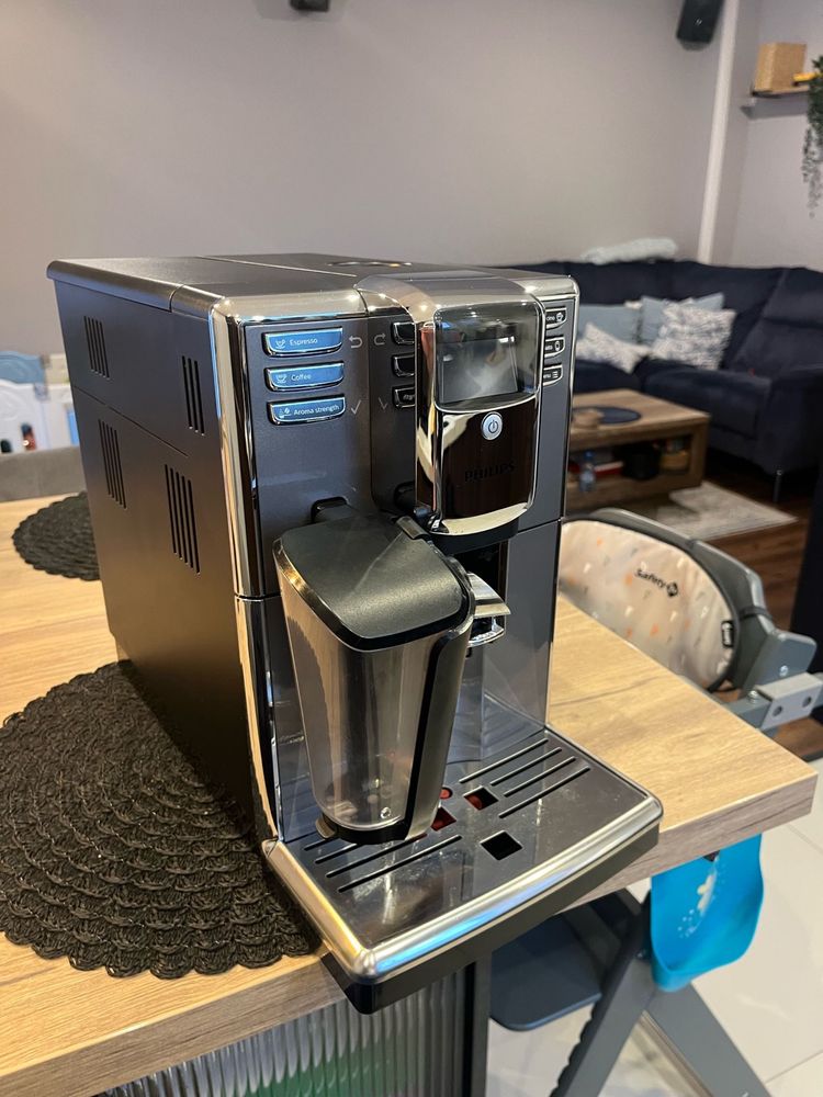Sprzedam ekspres do kawy Philips Lattego